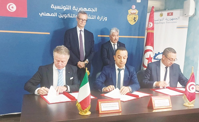 تشمل عديد الاختصاصات وتمتد 5 سنوات..   إمضاء اتفاقية تشغيل جديدة بين تونس وإيطاليا